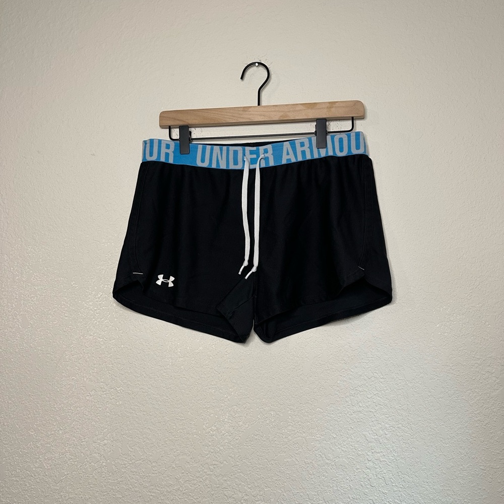 Under Armour Black Athletic Shorts Size Small